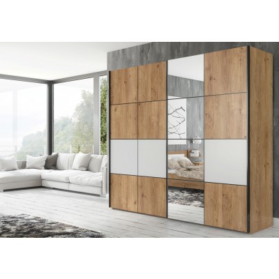 Charlotte Schrank 001
