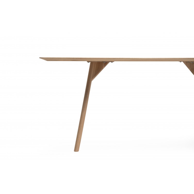 Malin Mai Tisch tpls 004