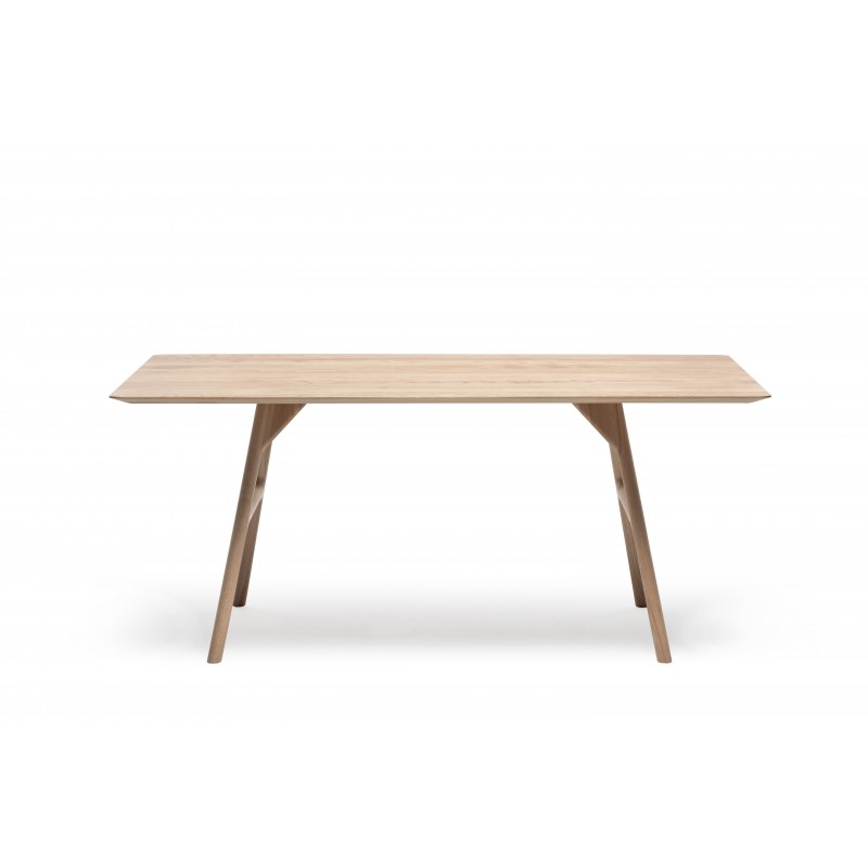 Malin Mai Tisch tpls 003