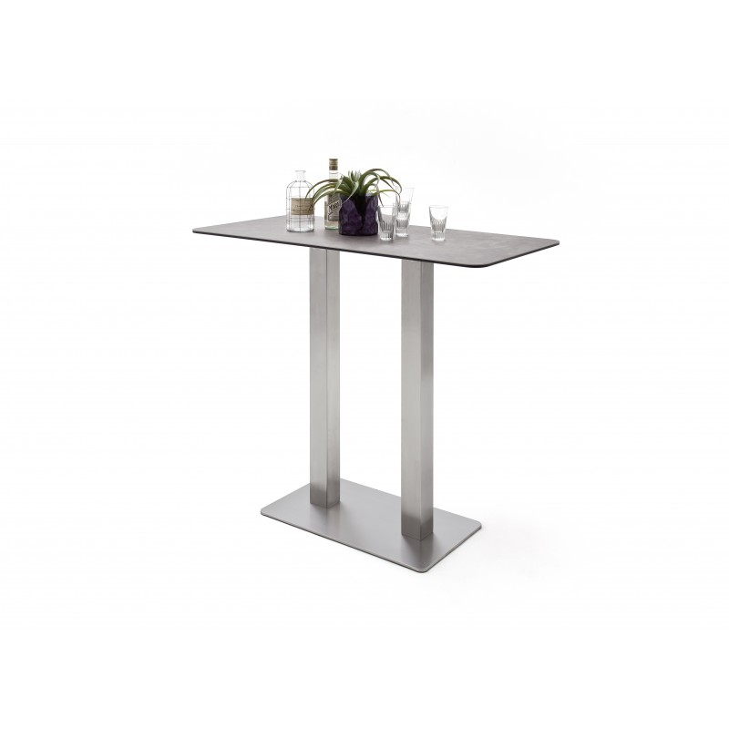 Zarina lll Bartisch 002
